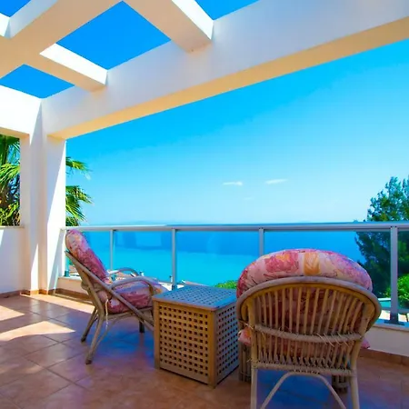 فيلة Aegean Blue Villa, كريوبيجي