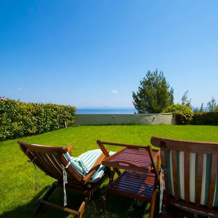 فيلة Aegean Blue Villa, كريوبيجي