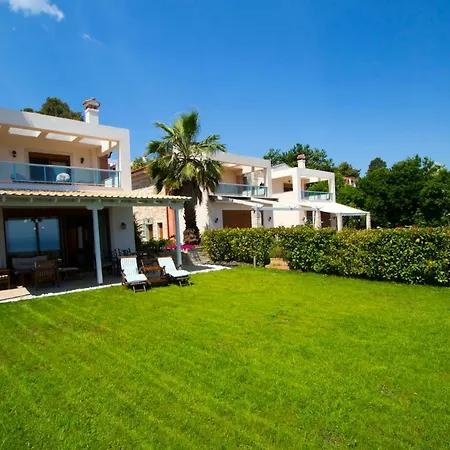 Aegean Blue Villa, فيلة